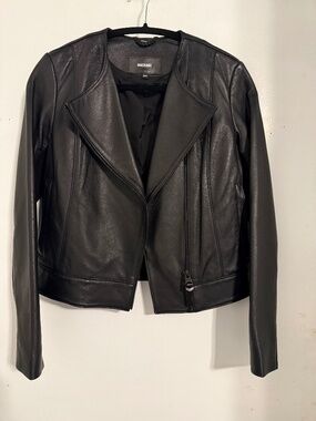 MACKAGE